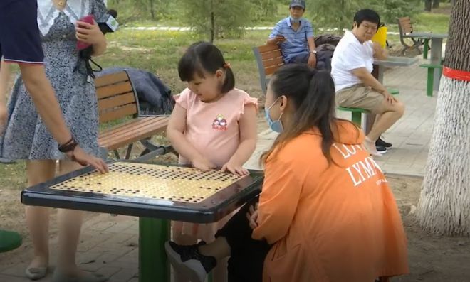 广电关注 智能健身器材亮相我市人民公园(图4)