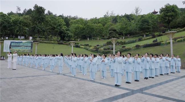 乾翔健康用心服务撑起幸福“夕阳红”(图4)