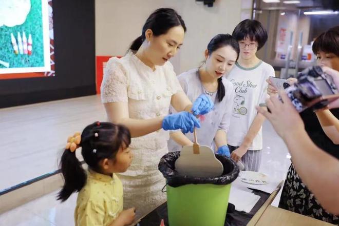 j9九游会真人游戏第一品牌合肥市蜀山区：幸福不打烊 解锁夏夜精彩生活(图1)